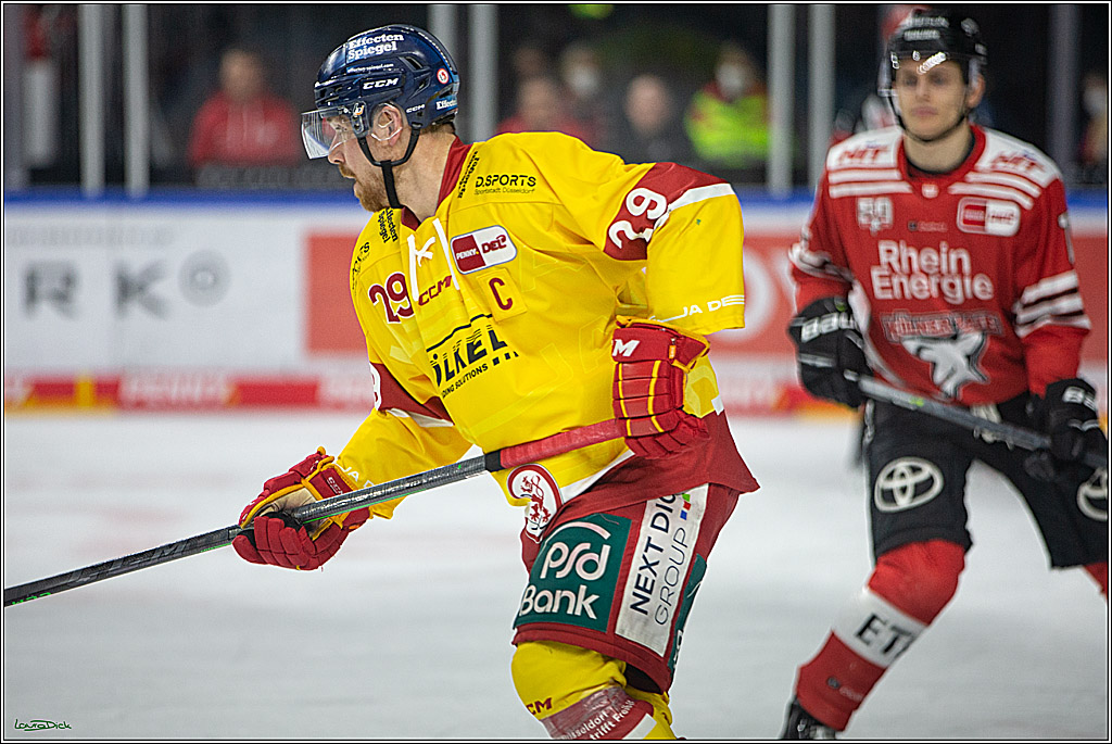 PENNY DEL; Koelner Haie- Duesseldorfer EG; Koeln, 16.12.2022